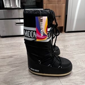 Moon Boots- Black